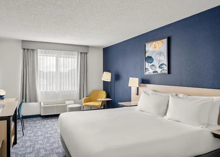 Hotel Express By Marriott- 4*